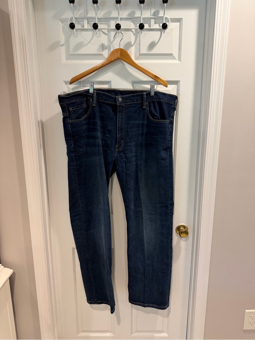 men’s Levi's 569 Dark Wash Jeans Sz 42 x 32